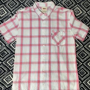 Size L Levi’s button up